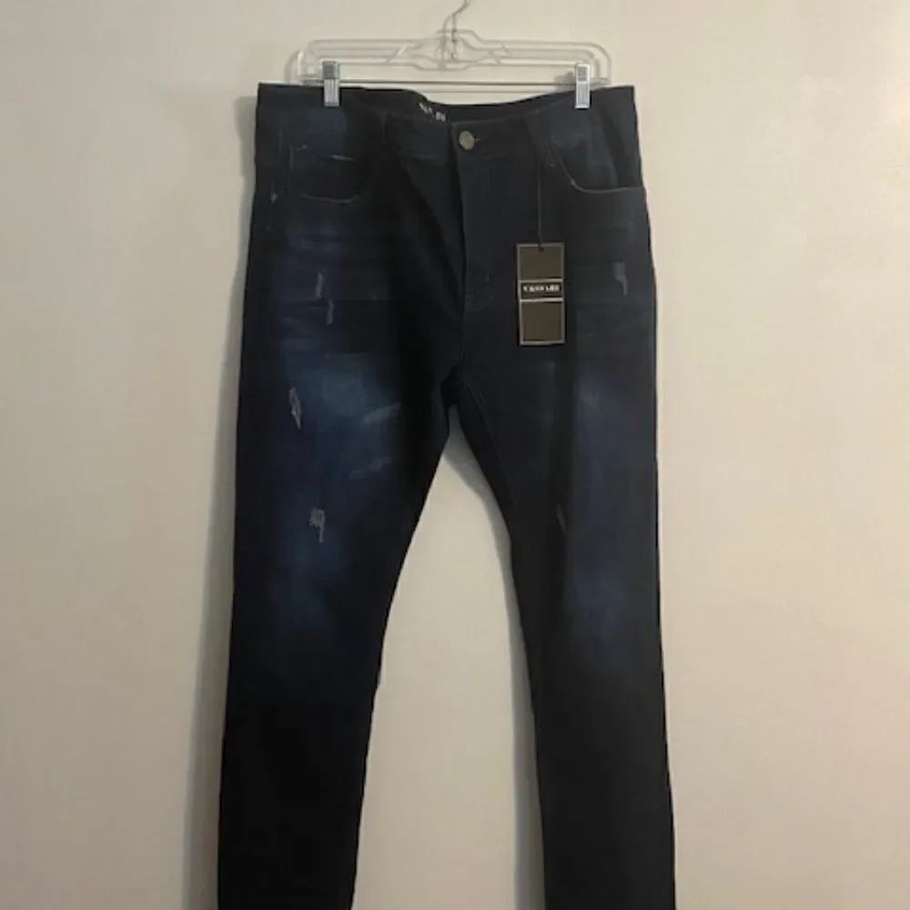 Vassari distressed 5 pocket skinny, size 38